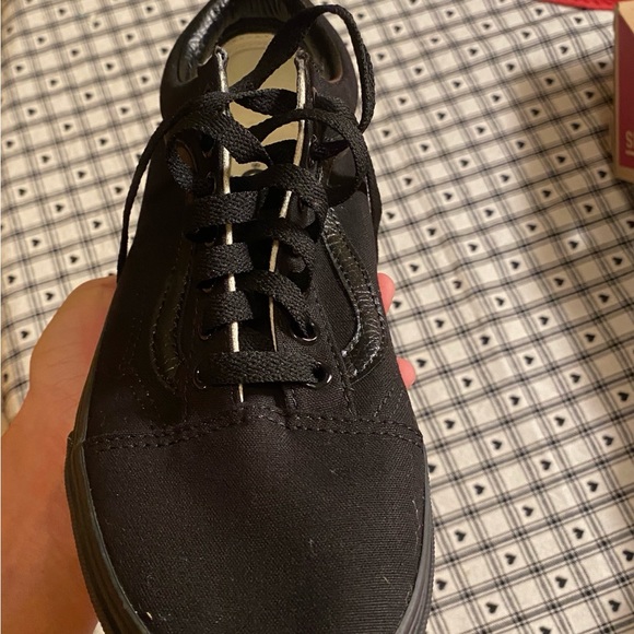 Vans - Picture 2 of 5